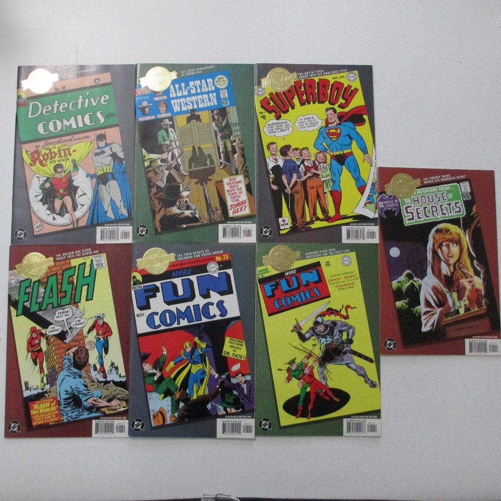 BUNDLE OF 7 DC COMIC BOOKS